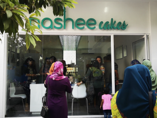 ނަޝީ ކޭކްސްގެ އައުޓްލެޓެއް ވަރަށް ތަފާތު ހިދުމަތްތަކާއެކު ހުޅުމާލޭގައި ހުޅުވައިފި