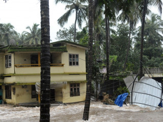 ކެރެލާގައި ފެންބޮޑުވެ 30 އަށްވުރެ ގިނަ މީިހުން މަރުވެއްޖެ