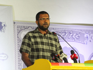 މެންބަރު ހުސައިން ޝަހުދީ ޖަލްސާގައި ވާހަކަ ދައްކަވަނީ