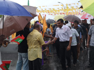 ކުޑަހުވަދޫއަށް ފައިސަލް މިއަދު ވަޑައިގަތުމުން މަރުހަބާ ދަންނަވަނީ:- މީހުން މަރުހަބާ ކީ ވާރޭގެ ތެރޭގައި