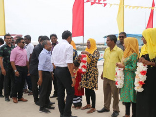 ކޯލިޝަން ކެންޑިޑޭޓްގެ ރަނިންމޭޓް ފައިސަލް ނަސީމް އުކުޅަހު ރައްޔިތުންނާއި ސަލާމް ކުރައްވަނީ