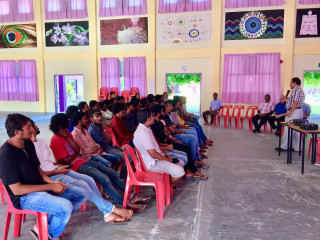 ސިވިލް ސާވިސްގެ ރައީސް ސިޔާސީ ހަރަކާތެއްގައި ޒުވާނުންނާ ބައްދަލުކުރައްވަނީ