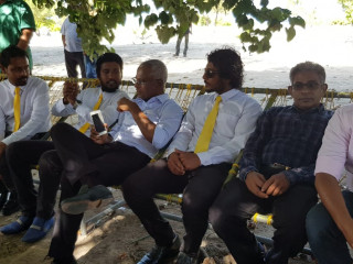 މަގޫދޫ އަށް މިއަދު ވަޑައިގެން އެރަށުގެ ކައުންސިލަރުންނާ އެކު ބަނދަރުމަތީގައި ހުރި ޖޯލިފައްޗެއްގައި: ފޮޓޯ-ރާއްޖެއެމްވީ