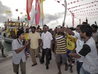 Joint Opposition candidate Solih during his campaign trip