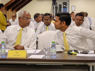 މުހައްމަދު ޝިފާޒު(ކ) އަދި އިބްރާހިމް މުހައްމަދު ސޯލިހު(އިބޫ). އިބޫ ހޮވުމަށް މުޅި ރާއްޖެ ވަނީ ތެދުވެފައި ކަމަށް ވިދާލުވި