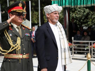 ތިން އޮފިޝަލުން މަގާމުގައި ދެމި ތިއްބެވުމަށް ރައީސް އަޝްރަފް ޣަނީވަނީ އެދިވަޑައިގެންފައި