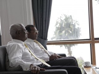 ޖަލްސާގައި ބައިވެރިވުމަށް ވަޑައިގެންނެވުމުގެ ކުރިން އިބޫ އާއި ރައީސް ނަޝީދު