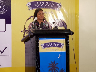 ޕީޕީއެމްގެ ކުރީގެ ކައުންސިލް މެމްބަރ އައިމިނަތު ނާދިރާ ޖަލްސާގައި ވާހަކަދައްކަވަނީ