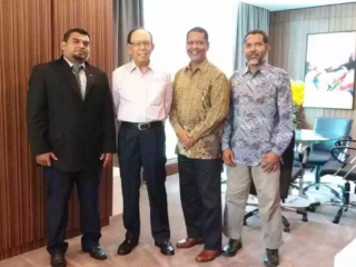 އަދާލަތު ޕާޓީގެ ބައެއް ބޭފުޅުން މެލޭޝިޔާގެ ކުރީގެ ބޮޑުވަޒީރުގެ ނައިބާއެކު