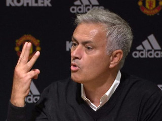 މެޗަށްފަހު މޮރީނިއޯ ނޫސްވެރިންނާއި ވާހަކަ ދައްކަނީ