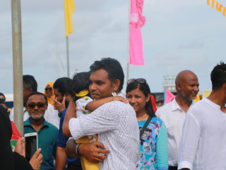 ފައިސަލް ނަސީމްއަށް ދިއްފުށިން މަރުހަބާ ކިޔަނީ
