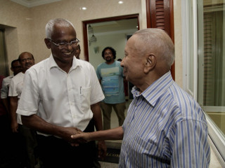 އުމަރު ޒާހިރުގެ އަނބިކަނބަލުން އަވަހާރަވެއްޖެ