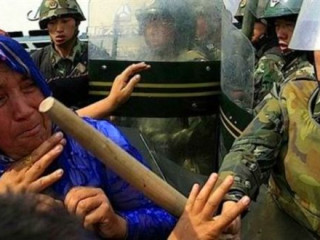 އުއިގާސްގެ މުސްލިމުންގައިގައި ސިފައިން ތަޅަނީ