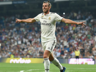 މި މެޗުގައި ރެއާލްގެ ފުރަތަމަ ލަނޑު ޖެހި ބޭލް ލަނޑު ޖެހުމަށްފަހު އުފާ ފާޅުކުރަނީ