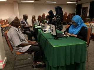 އިސްލާމިކް މިނިސްޓްރީން ޒަކާތް ބަހަނީ -- ފޮޓޯ: ރާއްޖެ އެމްވީ