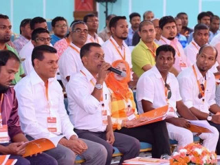 ވެލިދޫ އެމްޑީއޭގެ މެންބަރުން އެމްޑީއޭގެ ލީޑަރޝިޕާ އެކު