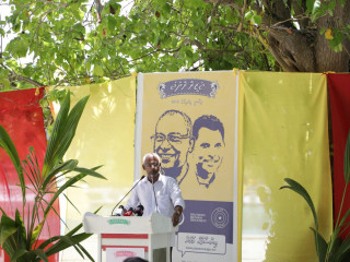Joint opposition\'s presidential candidate, Ibrahim Mohamed Solih speaks to residents of Maarandhoo island of Haa Alifu atoll