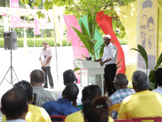 އިބޫ މާރަންދޫގައި ތިބި ސަޕޯޓަރުންނާ ބައްދަލު ކުރައްވަނީ: އަސާސީ ހިދުމަތަކީ ކޮންމެހެން ފޯރުކޮށްދޭން ޖެހޭ ހިދުމަތްތަކެއް ކަމަށް ވިދާޅުވި