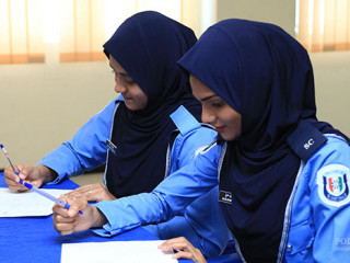 ފުލުހުންގެ ވަޒީފާއަށް އެދި ހުށަހަޅާ ފޯމް ބަލައިގަންނާނީ ރަސްމީ ބަންދުނޫން ކޮންމެ ދުވަހަކު މެދުރު 2 އިން 4 އަށް ކަމަށް ފުލުހުން ބުނޭ