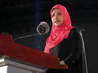 އިއްތިހާދުގެ ޖަލްސާގައި އައިޝާ ވާހަކަ ދައްކަވަނީ