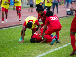 ރާއްޖޭގެ ފުރަތަމަ ލަނޑު ޖެހުމަށްފަހު ކެޕްޓަން އަކްރަމް ޝުކުރުގެ ސަޖިދައެއް ޖަހަނީ