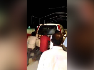 އެމްބިއުލާންސް ހިނަވާގެއަށް ގެންދިޔައީ 10 ވަރަކަށް މީހުން ކޮށްޕަމުން