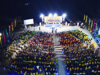 އީބޫގެ ތަރައްގީގެ ވައުދުތަކާއެކު ފާދިއްޕޮޅު ރައްޔިތުން ހެއްވާލައިފި!