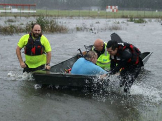 ތޫފާނުގައި ހާލުގައި ޖެހުނު ފަރާތްތަކަށް އެހީވަނީ