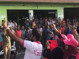 ތާއިދު ހޯދަން ޕީޕީއެމުން ބާޒާރުމަތީގައި މިއަދު ހިންގި ހަރަކާތުގެ ތެރެއިން