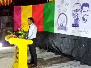 ގުޅިފައިވާ ސިޔާސީ ޕާޓީތަކުގެ ރިޔާސީ ކެނޑިޑޭޓް އިބްރާހިމް މުހައްމަދު ސޯލިހުގެ ރަނިންގ މޭޓް ފައިސަލް ނަސީމް ރ މީދޫގައި ވާހަކަ ދައްކަވަނީ