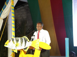 ޖުމްހޫރީ ޕާޓީގެ އެޑްވައިޒަރ އާދަމް އާޒިމް ވާހަކަދައްކަވަނީ