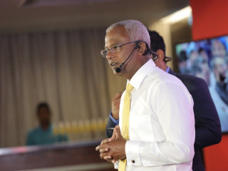 ގުޅިފައިވާ ސިޔާސީ ޕާޓީތަކުގެ ކެންޑިޑޭޓް އިބްރާހިމް މުހައްމަދު ސޯލިހު ރައްޔިތުންގެ ދަރުބާރުގައި މުޚާތަބް ކުރައްވަނީ