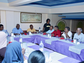 ސިޔާސީ ސަބަބުތަކަށްޓަކައި ވަޒީފާއިން ވަކިކޮށްފައިވާ ފަރާތްތަކާ އިބޫ ބައްދަލުކުރައްވަނީ