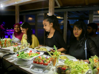 ސަރފް ވިއު ރާޅުގަނޑު ހޮޓެލްގައި ރޫފްޓޮޕް ރެސްޓޯރެންޓެއް ހުޅުވައިފި