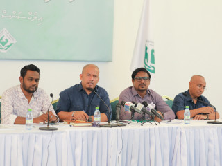 އިލެކްޝަންސް ކޮމިޝަންގެ މެންބަރުން