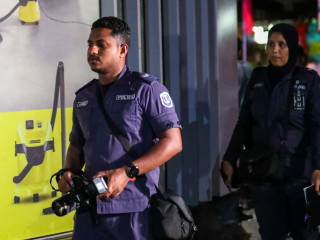 ފުލުހުން ގެއެއް ބަލައި ފާސްކުރުމަށްފަހު ނިކުންނަނީ