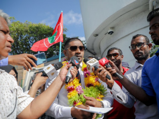 މިނިވަނެއްގެ ގޮތުގައި މަހުލޫފު ކޯޓުން ނުކުމެވަޑައިގެން ނޫސްވެރިންނާ ވާހަކަ ދައްކަވަނީ