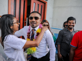 އަހުމަދު މަހުލޫފު ގޭ ބަންދުން މިނިވަންވި ދުވަހު އޭނާގެ އިސްތިގުބާލުގައި ސަޕޯޓަރުން