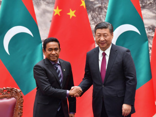 ޗައިނާގެ ރައީސް ޝީ ޖިން ޕިން އަދި އިންތިހާބުން ބަލިވެވަޑައިގަތް ރައީސް އަބްދުﷲ ޔާމީން