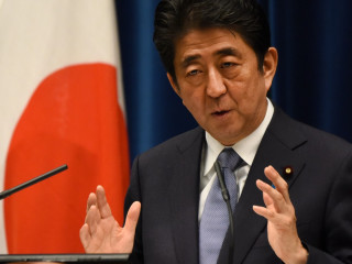 ޖަޕާނުގެ ބޮޑުވަޒީރު ޝިންޒޯ އަބޭ: ކޮވިޑް-19އާ ގުޅިގެން ލިބެމުންދާ ގެއްލުމުން އަަރައިގަތުމަށް ގިނަ މަސައްކަތްތަކެއް ދަނީ ކުރައްވަމުން