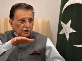 އާޒާދް ކަޝްމީރް ސަރަހައްދުގެ ބޮޑުވަޒީރު ރާޖާ ފާރޫޤް ހައިދަރު ޚާން