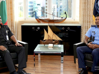 ކޮމިޝަނަރ އޮފް ޕޮލިސް ހަމްދޫން ރަޝީދު، ކޮމިޝަނަރ އޮފް ޕްރިޒަންސް އަޙްމަދު ޝިހާންއާ ބައްދަލުކުރެއްވުން