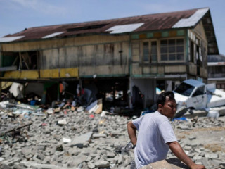 އެހީގެ ސާމާނު ނުލިބޭތީ އަވަށްތަކުގެ މީހުން ގެންދަނީ ނުރުހުން ފާޅުކުރަމުން