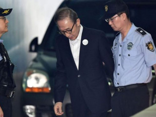 ދެކުނު ކޮރެއާގެ ކުރީގެ ރައީސް ލީ މިޔުންގ-ބަކް