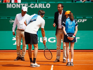 3 އަމްޕަޔަރުން ސަސްޕެންޑް ކޮށްފައި ވަނީ އުމުރު ދުވަހަށް