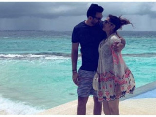 ޒަހީރު ޚާން އާއި އަންހެނުން ސަގަރިކާ ގާޓްގޭ