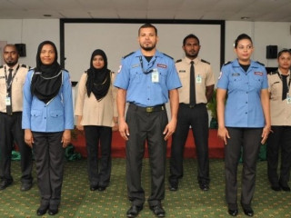 އޭވިއޭޝަން ސެކިއުރިޓީ ކޮމާންޑުގެ އާ ޔުނީފޯމް ދައްކާލުމުގެ ތެރެއިން: އެތަނުން ވަކިކުރި މުވައްޒަފުންނަށް ބަދަލު ދޭން އަންގާފައިވޭ