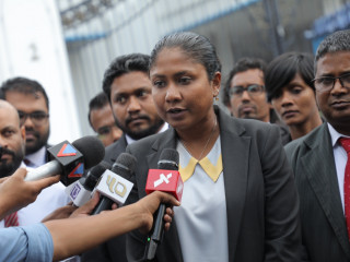 ގުޅިފައިވާ ސިޔާސީ ޕާޓީތަކުގެ ފަރާތުން މި މައްސަލާގައި ވަޑައިގަންނަވާ ގާނޫނީ ވަކީލުން