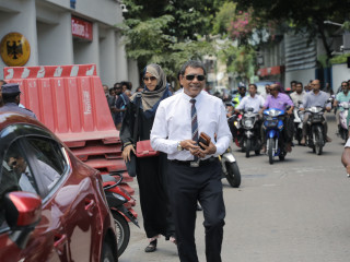 އެޗްޑީސީގެ ސީއޯއޯ ބުންޔާމީންގެ މުސާރަ އެއް ލައްކައަށް ވުރެ ބޮޑު!