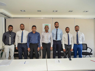 އިންތިހާބީ ރައީސާއި، ނައިބް ރައީސް، ޒުވާން ވިޔަފާރިވެރިންނާއެކު